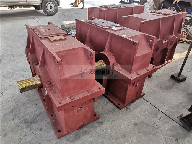 金屬撕碎機(jī)減速機(jī)采用什么類型，什么型號？