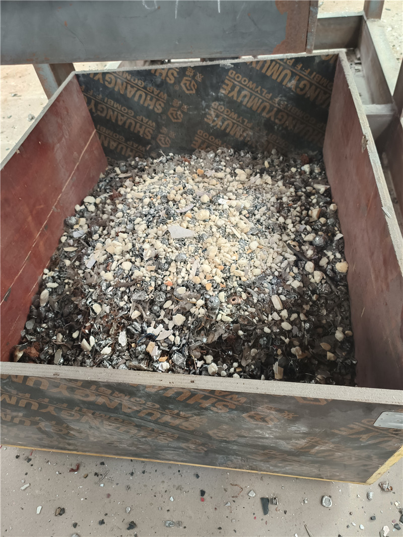 客戶廢舊小家電通過(guò)<a href='http://www.worldapps.cn/psxl/1279.html' target='_blank'><span>廢鋁破碎</span></a>機(jī)破碎分選效果